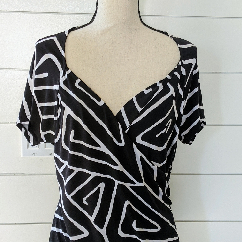 Geometric wrap top